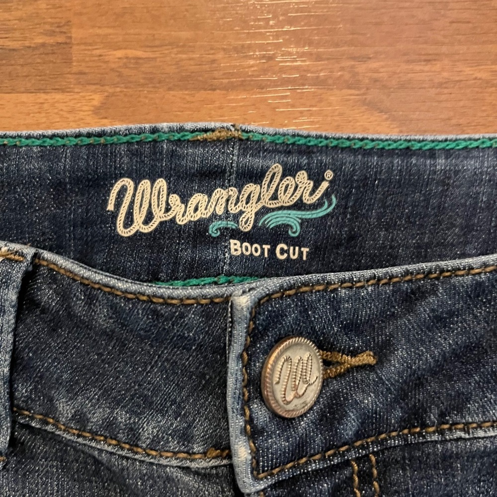WRANGLER Boot Cut Womens Jeans 7x32 Weathered Embroidered Western Cowgirl Rodeo - Picture 3 of 8